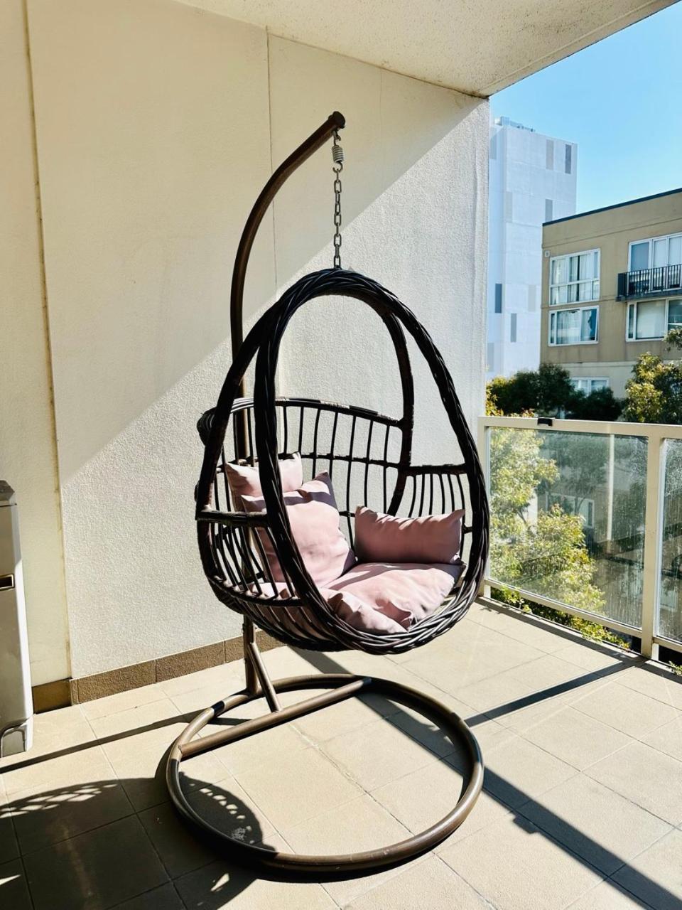 Apartment Jc In Mascot, Parking Available